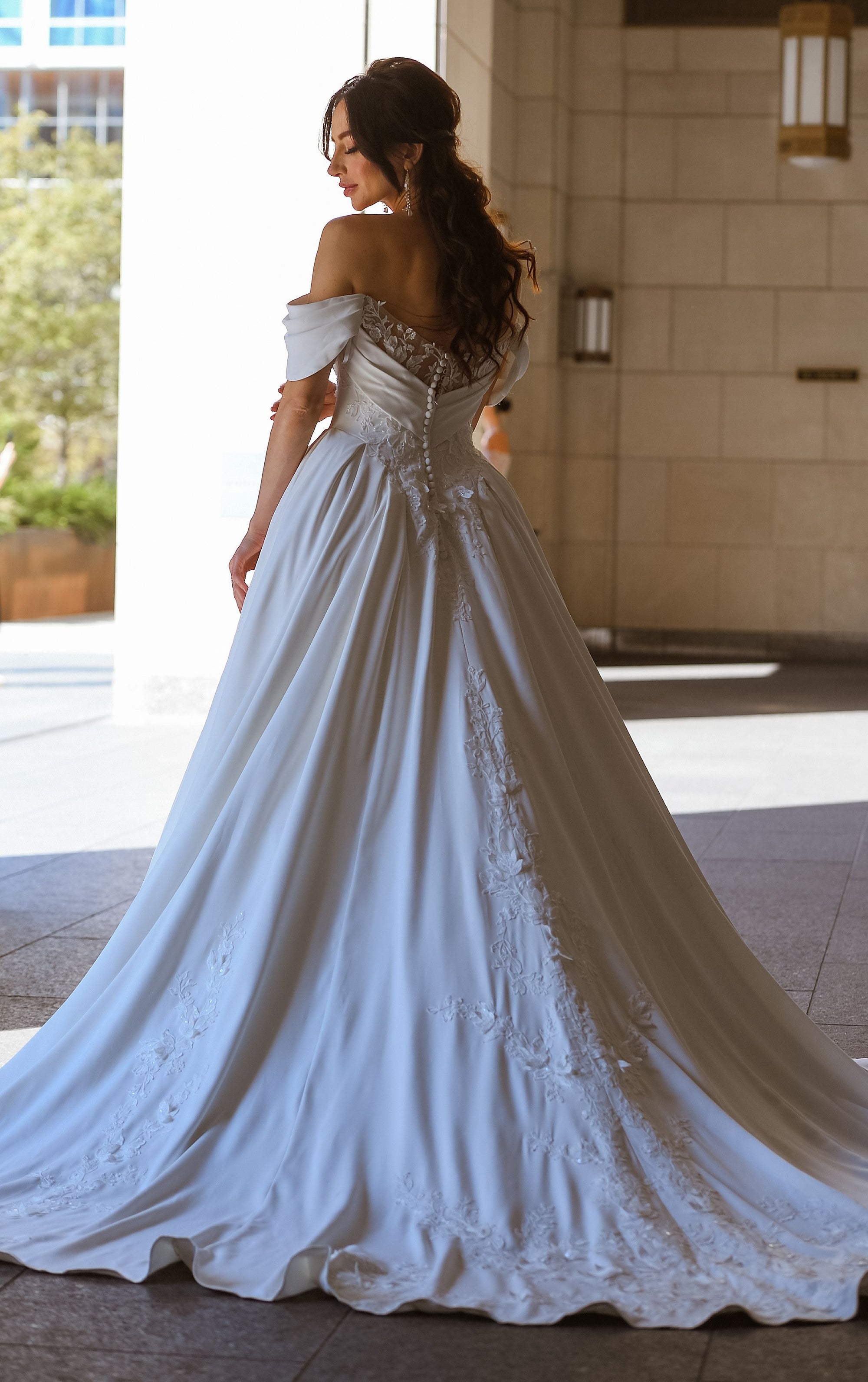 Elizabeth Gown – POPPY BRIDAL
