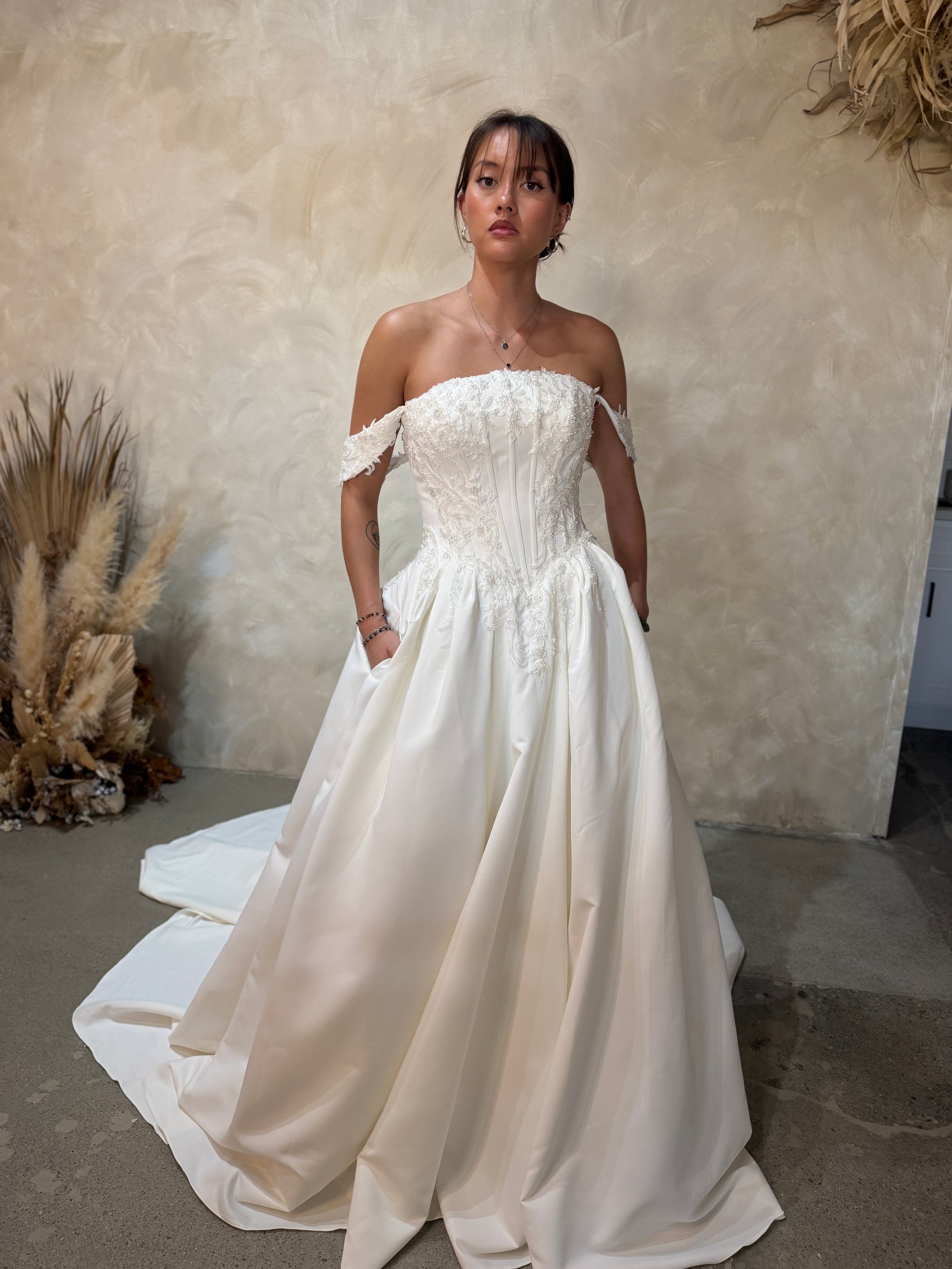 Sugeili Gown